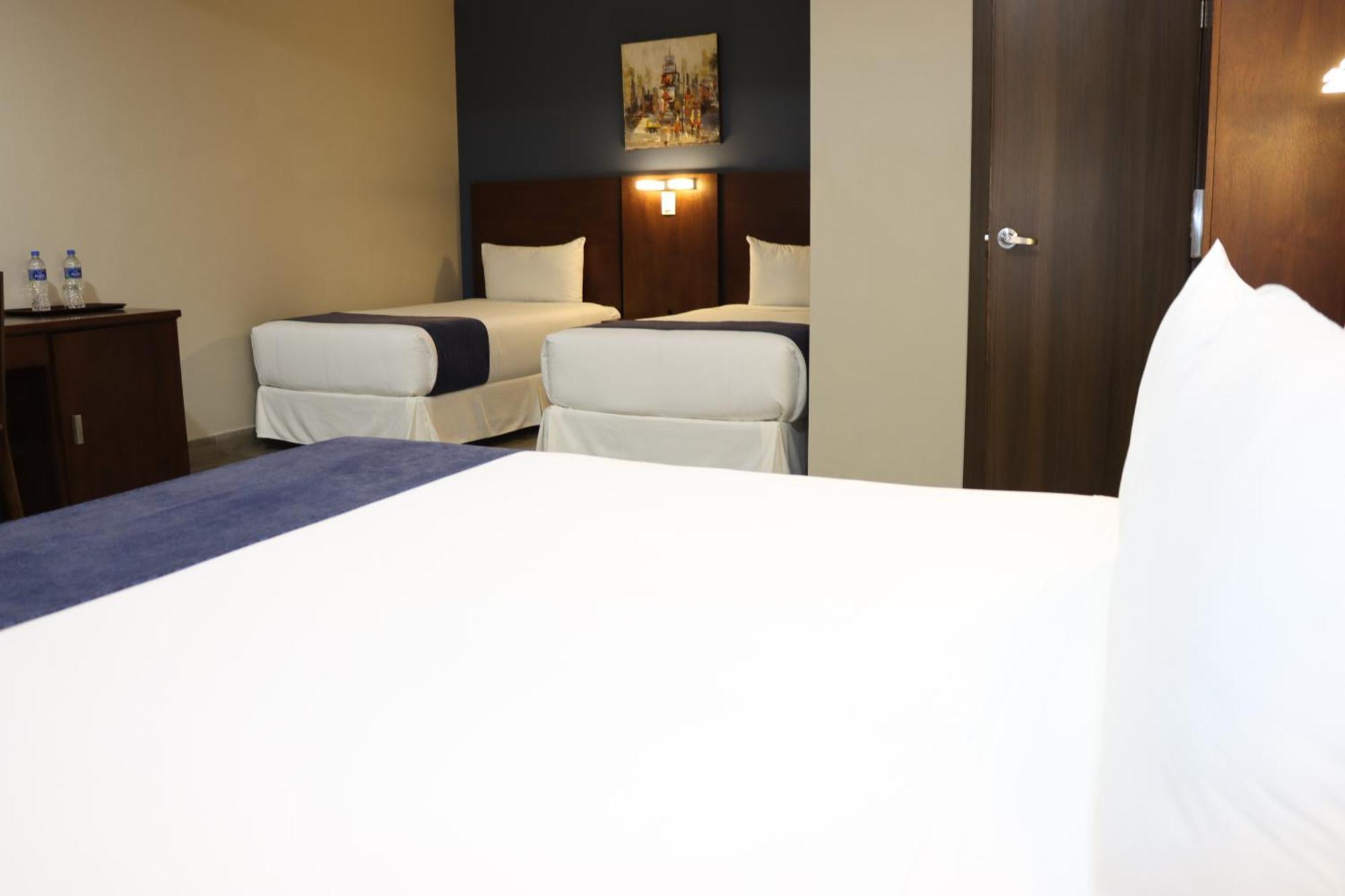 Hotel San Agustin Plaza Latacunga Esterno foto
