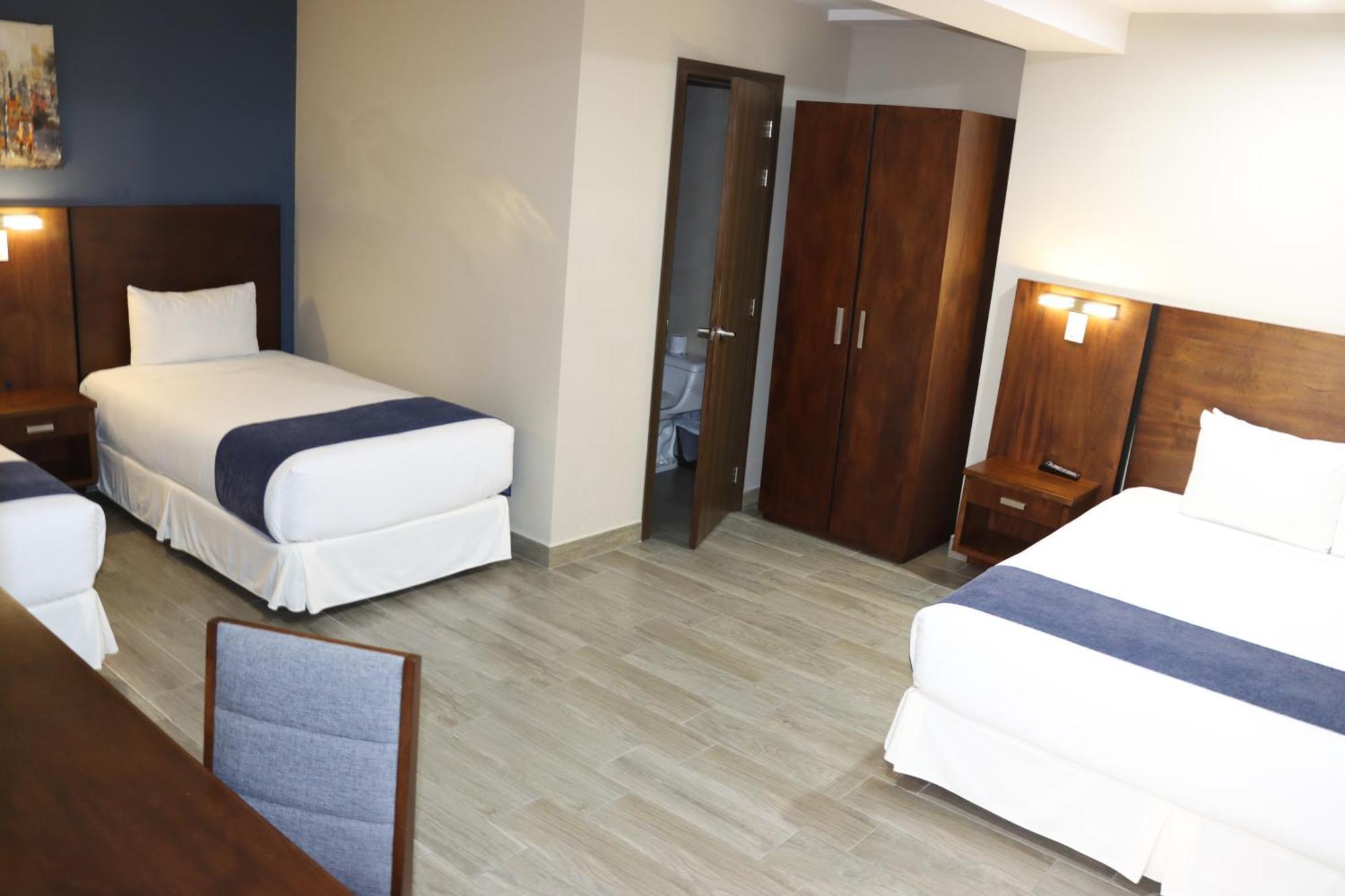 Hotel San Agustin Plaza Latacunga Esterno foto