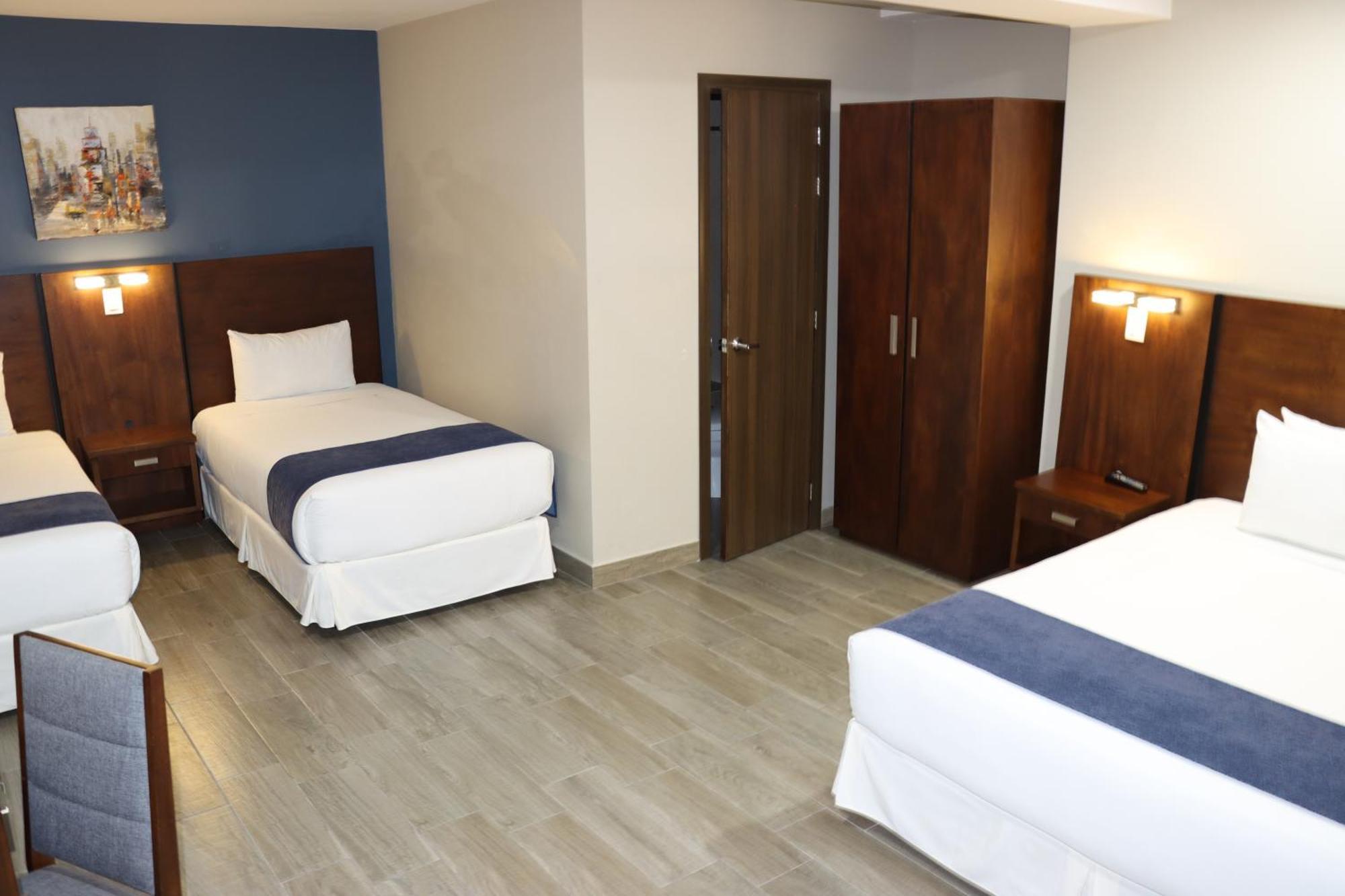 Hotel San Agustin Plaza Latacunga Esterno foto