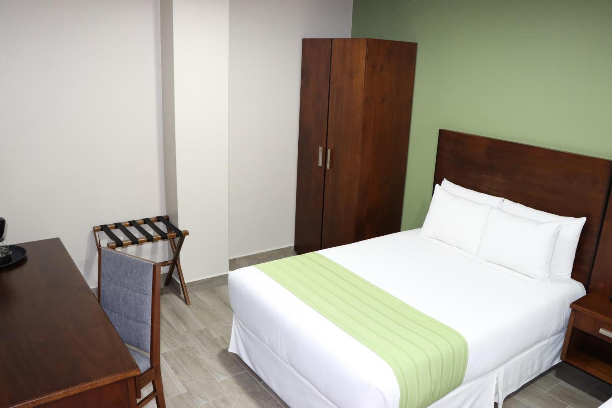 Hotel San Agustin Plaza Latacunga Esterno foto