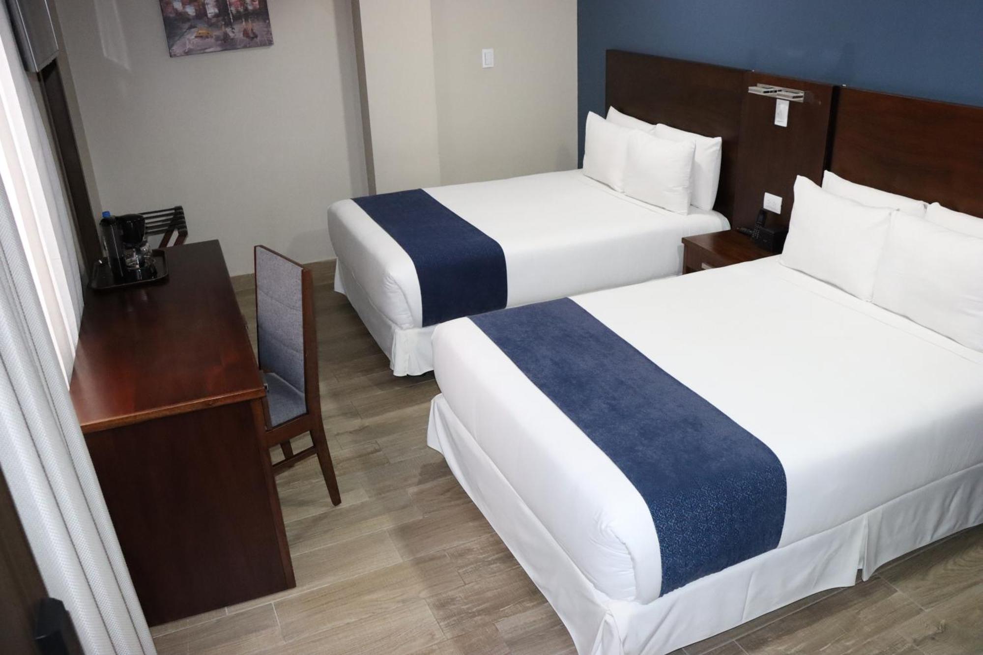 Hotel San Agustin Plaza Latacunga Esterno foto