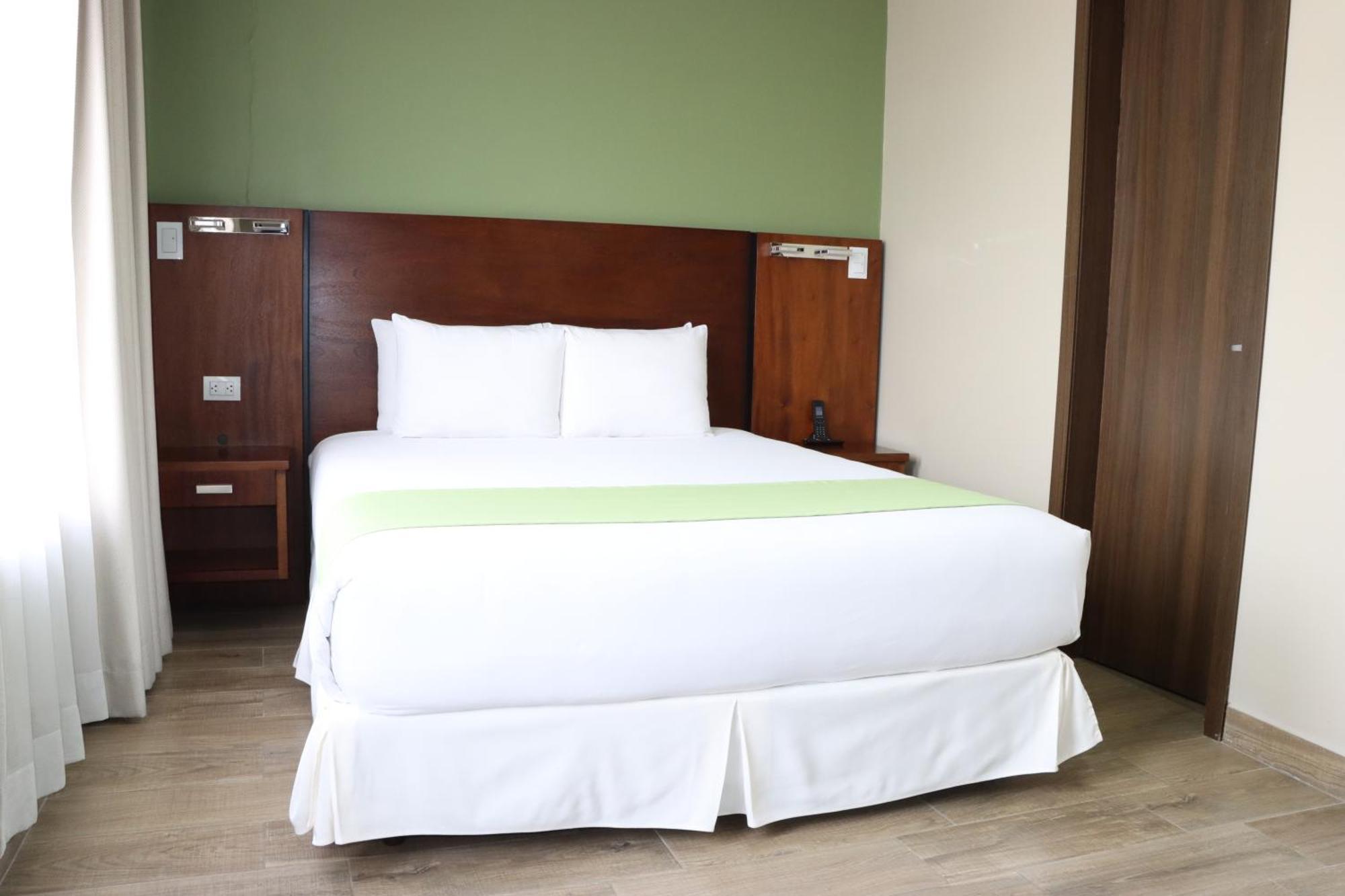 Hotel San Agustin Plaza Latacunga Esterno foto