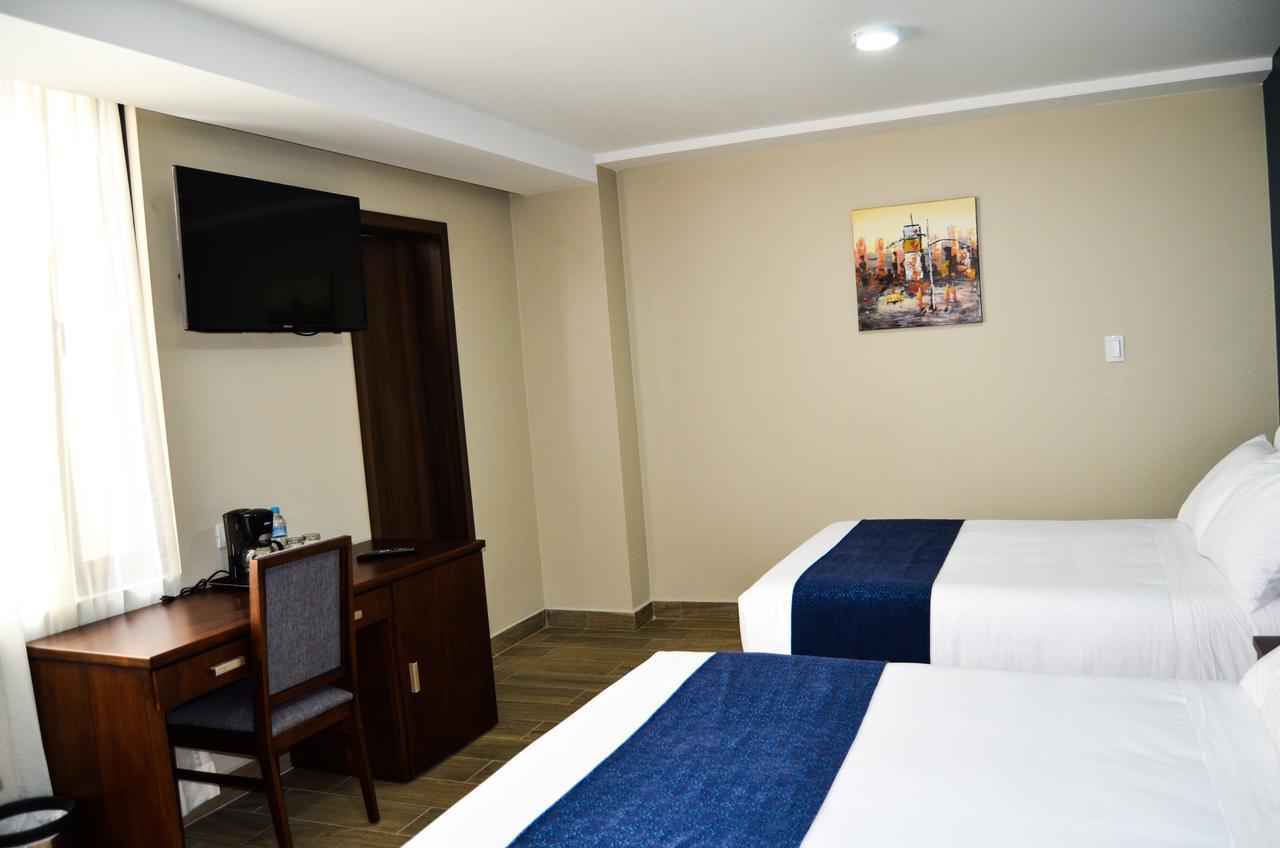 Hotel San Agustin Plaza Latacunga Esterno foto